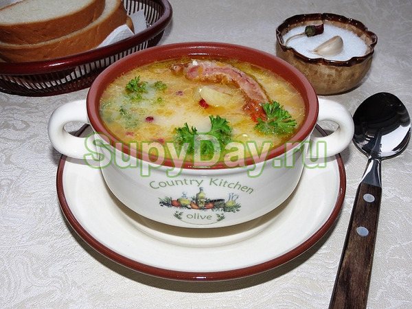 Классический сырный суп с копченостями