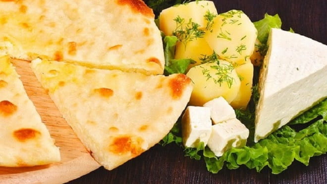 осетинский пирог с сыром и картофелем