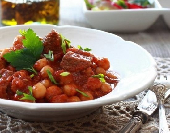 Приготовление нута с мясом в мультиварке