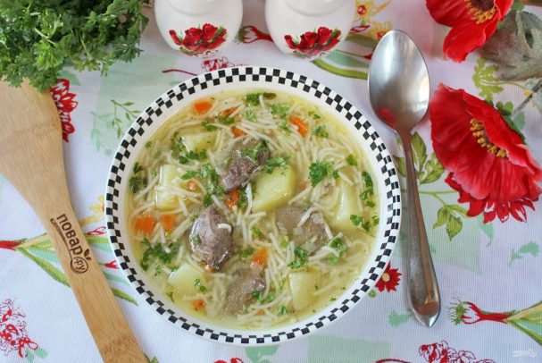 Суп из куриной печени с вермишелью