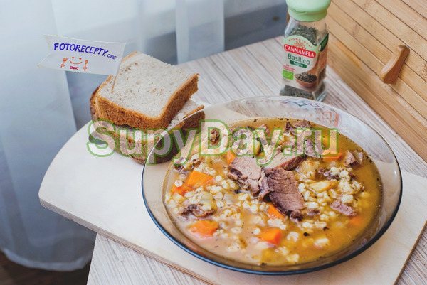 Суп с перловкой на курином бульоне