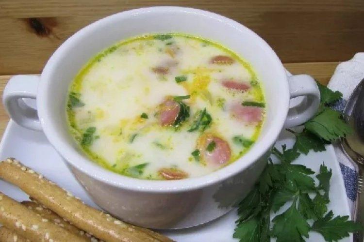 Сырный суп с копченостями