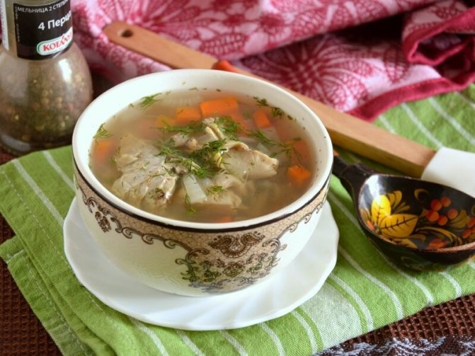 Уха из сазана с пшеном
